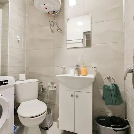 Apartment Modern In A Area *
