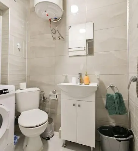 Apartament Modern In A Area *